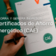 Persona firmando documento con sello de CAE, relacionado con la gestión de certificados de ahorro energético en entornos empresariales